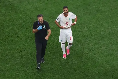 بسبب الإصابة.. إسماعيل صيباري يغادر مباراة المغرب وكندا بكأس العالم